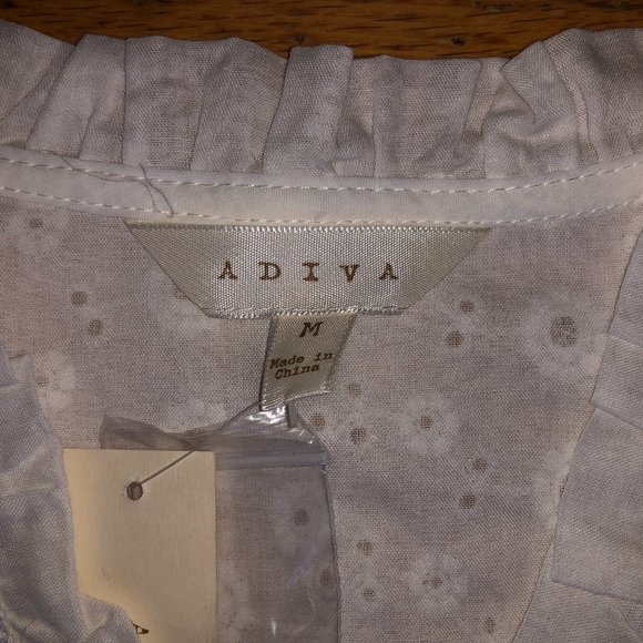 Brand New Adiva Women's White Eyelet Sleeveless Buttondown Blouse - Picture 6 of 7